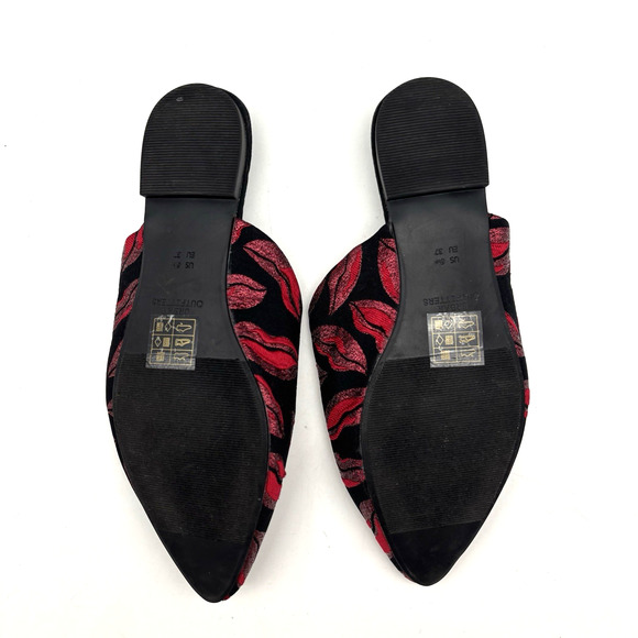 NEW Urban Outfitters Metallic Kiss Lip Print Embroidered Open Back Flats Size 6M - Picture 13 of 16